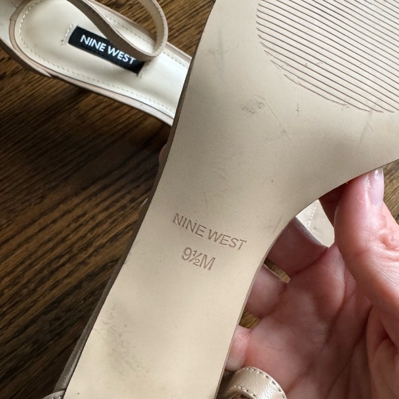 New Nine West Nude Open Toe Shoes Ankle Strap Kitten Heel Sandals Resort 9.5M - Picture 5 of 6